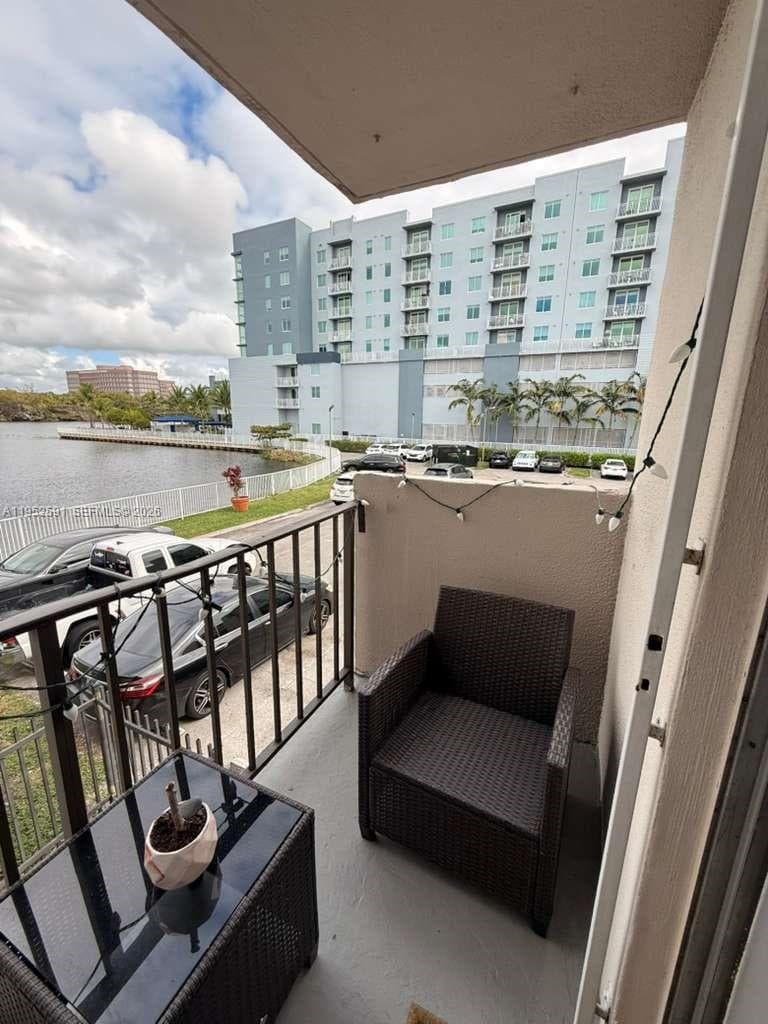 5501 NW 7th St # E207, Miami, FL 33126