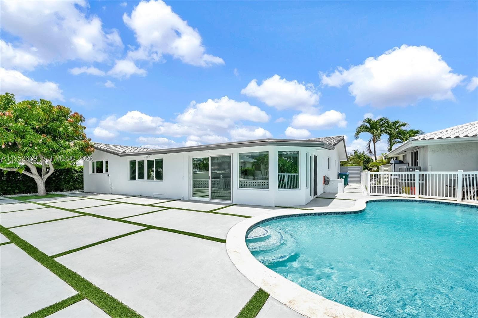 1250 NE 82nd St, Miami, FL 33138 — zdjęcie 5