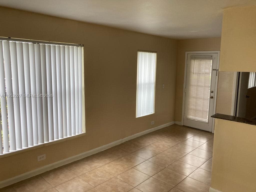 8705 NW 39th St # 0, Sunrise, FL 33351