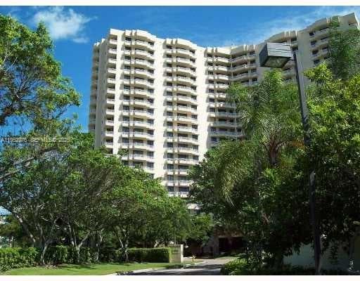 3300 NE 192nd St # 914, Aventura, FL 33180