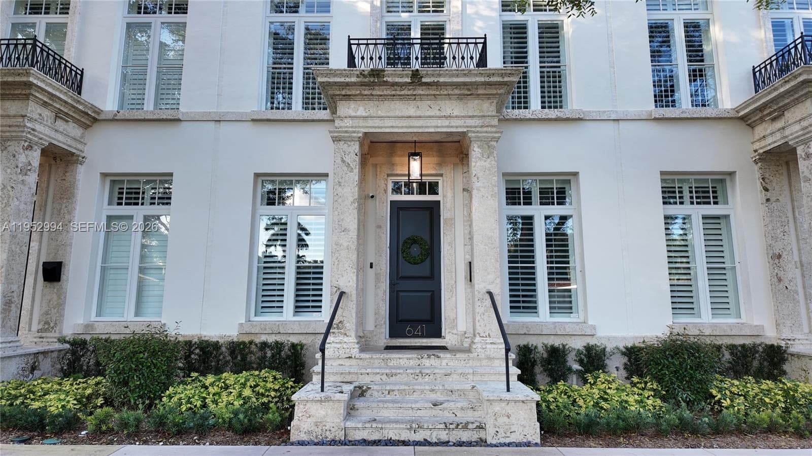 641 Almeria Ave, Coral Gables, FL 33134 — zdjęcie 2
