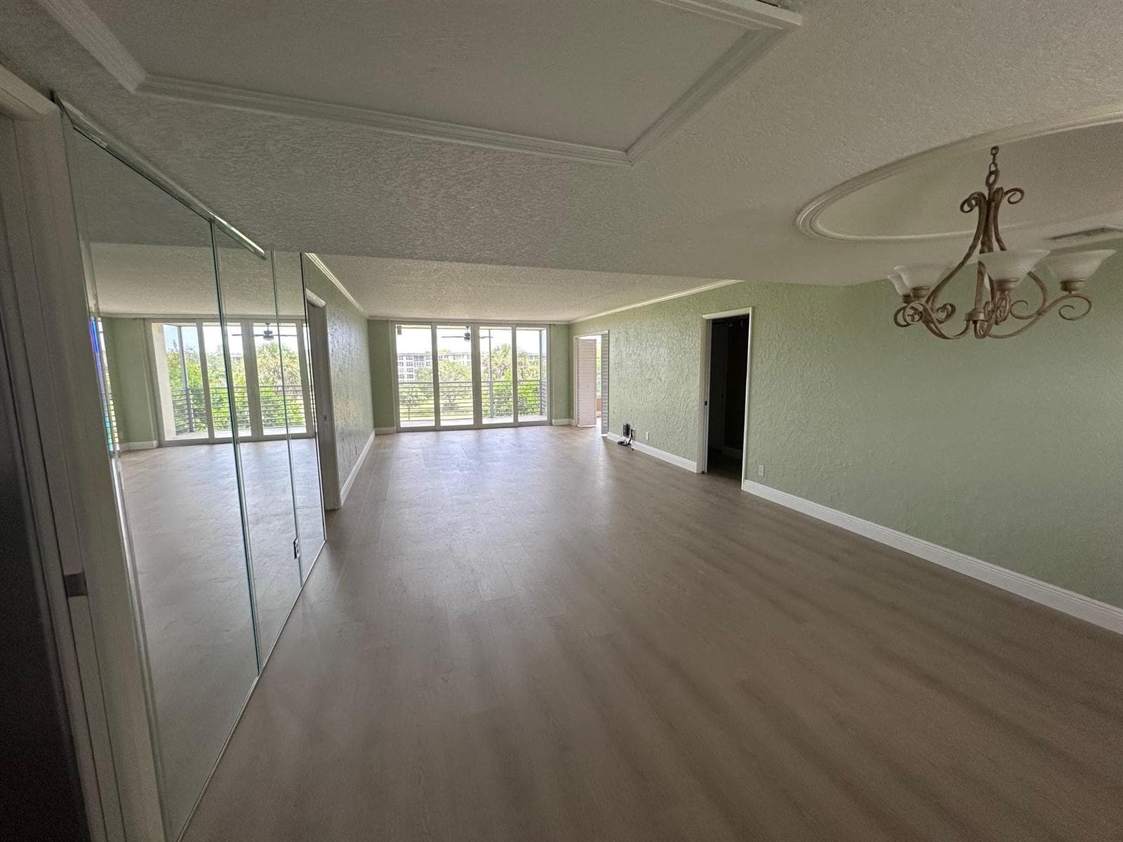 3850 Oaks Clubhouse Drive # 403, Pompano Beach, FL 33069