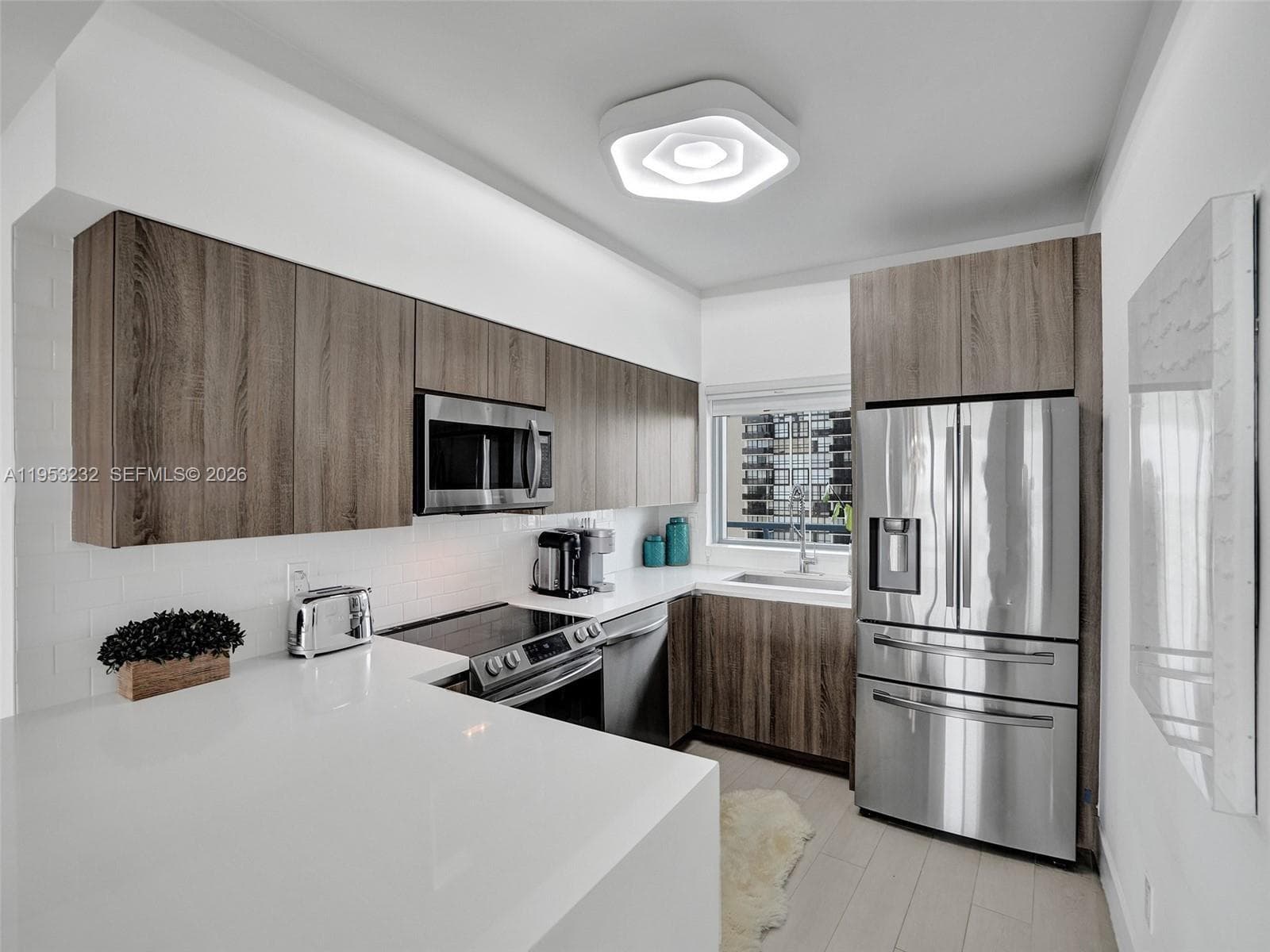 601 NE 36th St # 1003, Miami, FL 33137 — zdjęcie 3