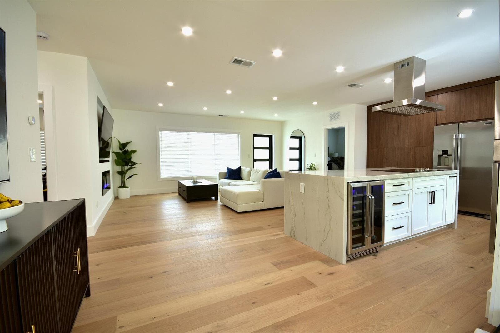 8801 N Miami Avenue, El Portal, FL 33150 — zdjęcie 4