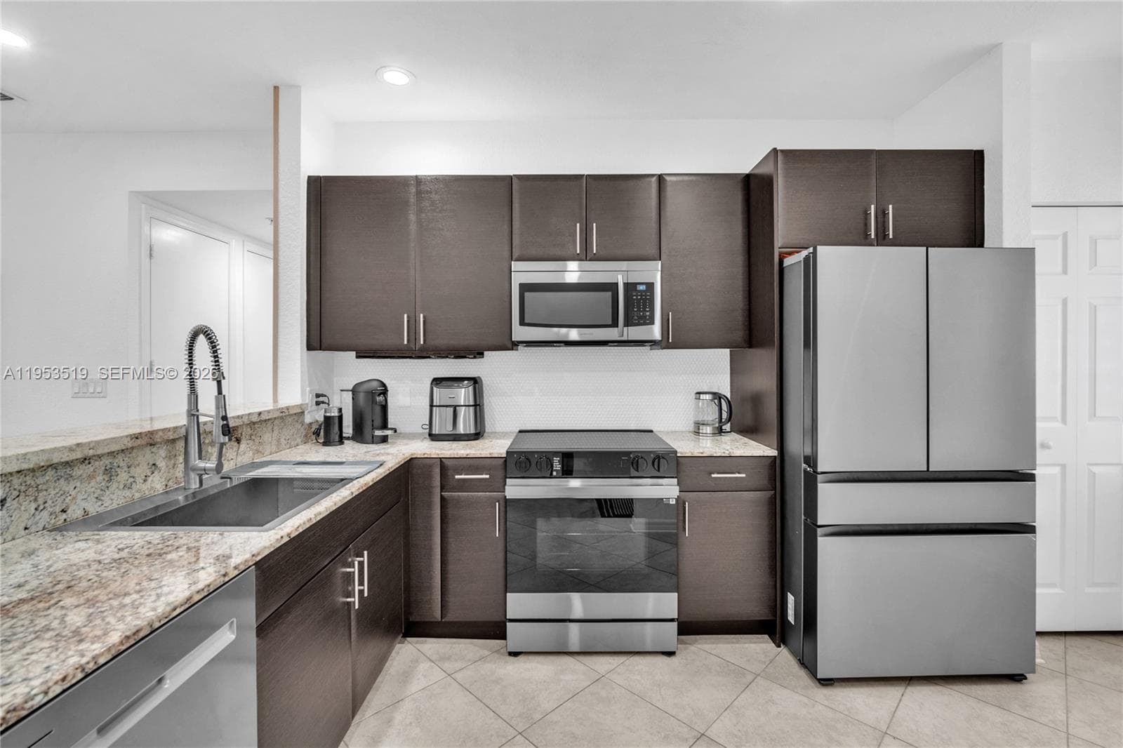 121 NW 2nd Ave # 4, Hallandale Beach, FL 33009 — zdjęcie 5