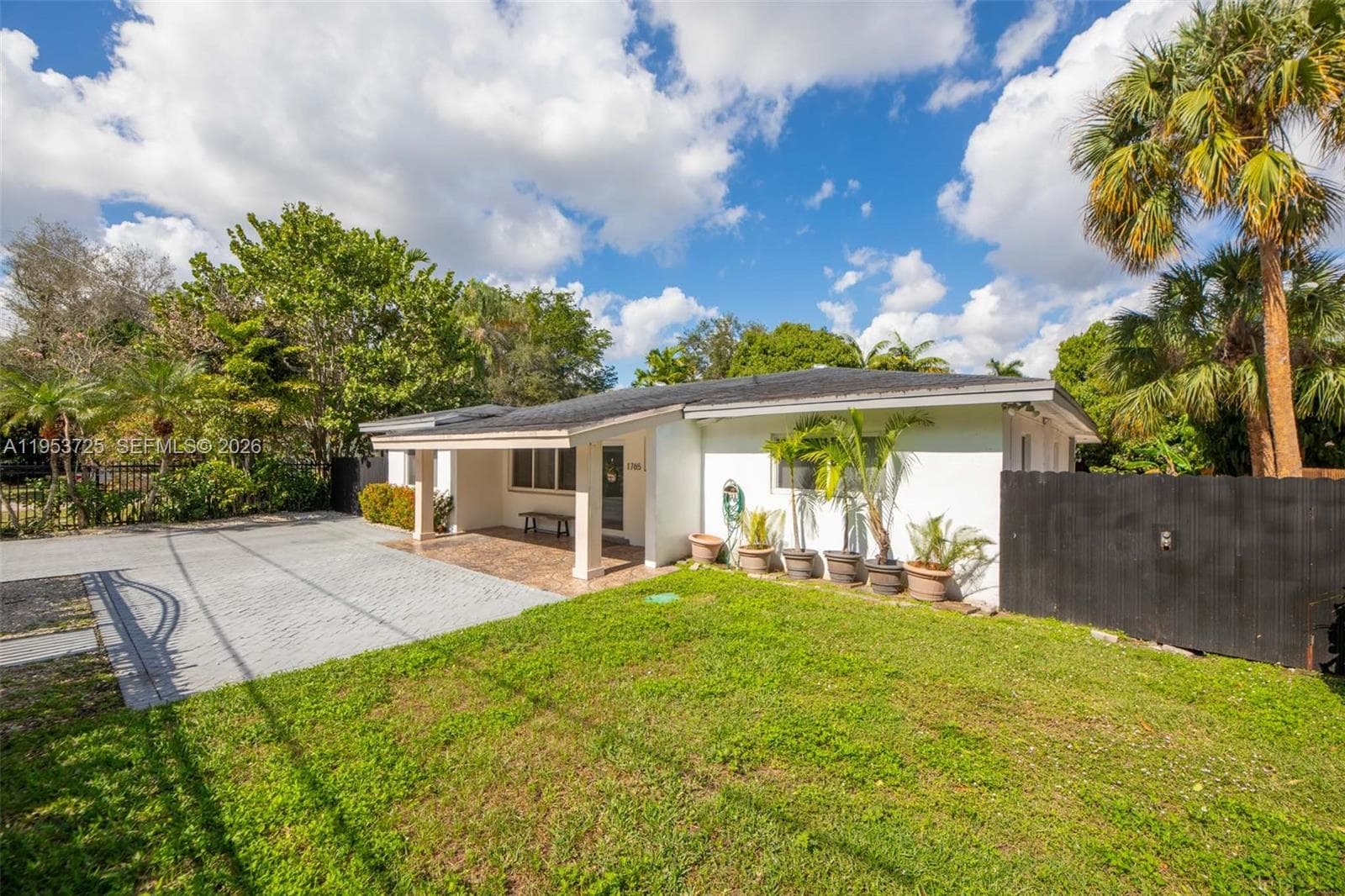 1765 NE 145th St, Miami, FL 33181 — zdjęcie 4