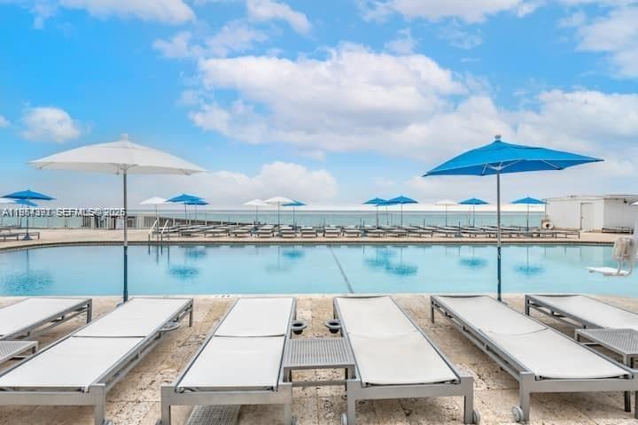 19201 Collins Ave # 436, Sunny Isles Beach, FL 33160 — zdjęcie 2