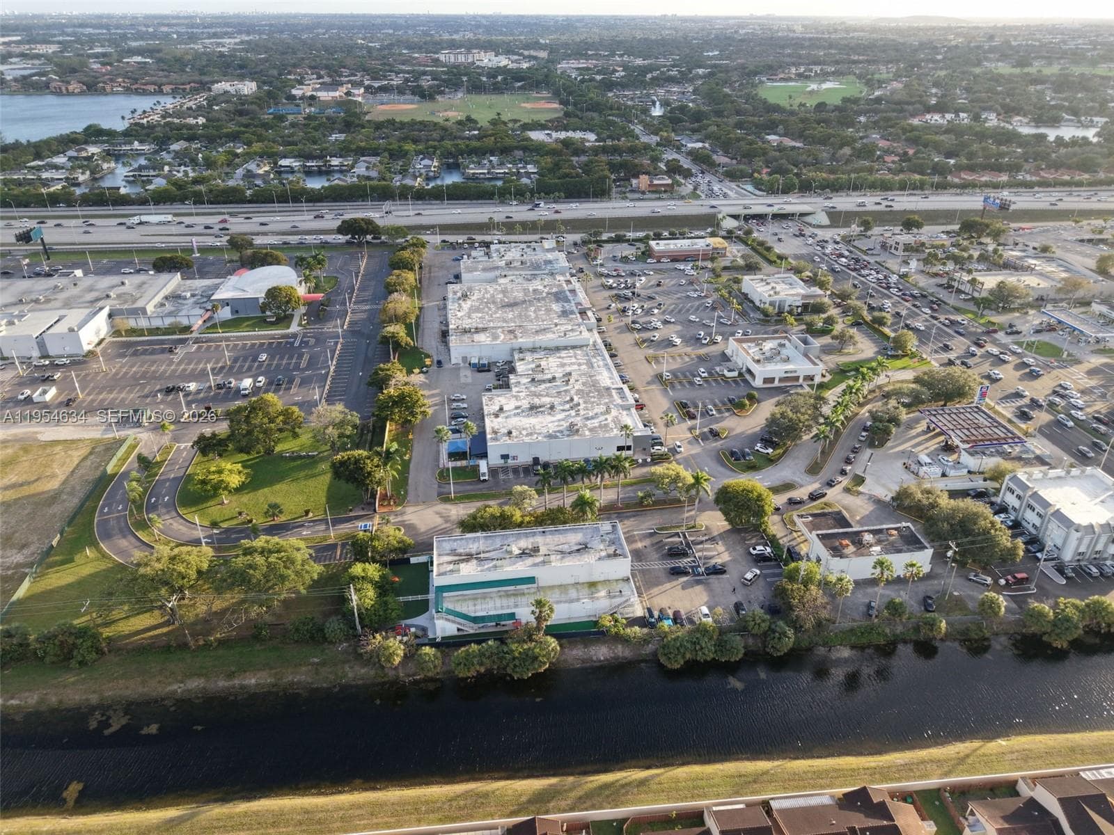 6545 NW 169th St, Hialeah, FL 33015 — zdjęcie 2