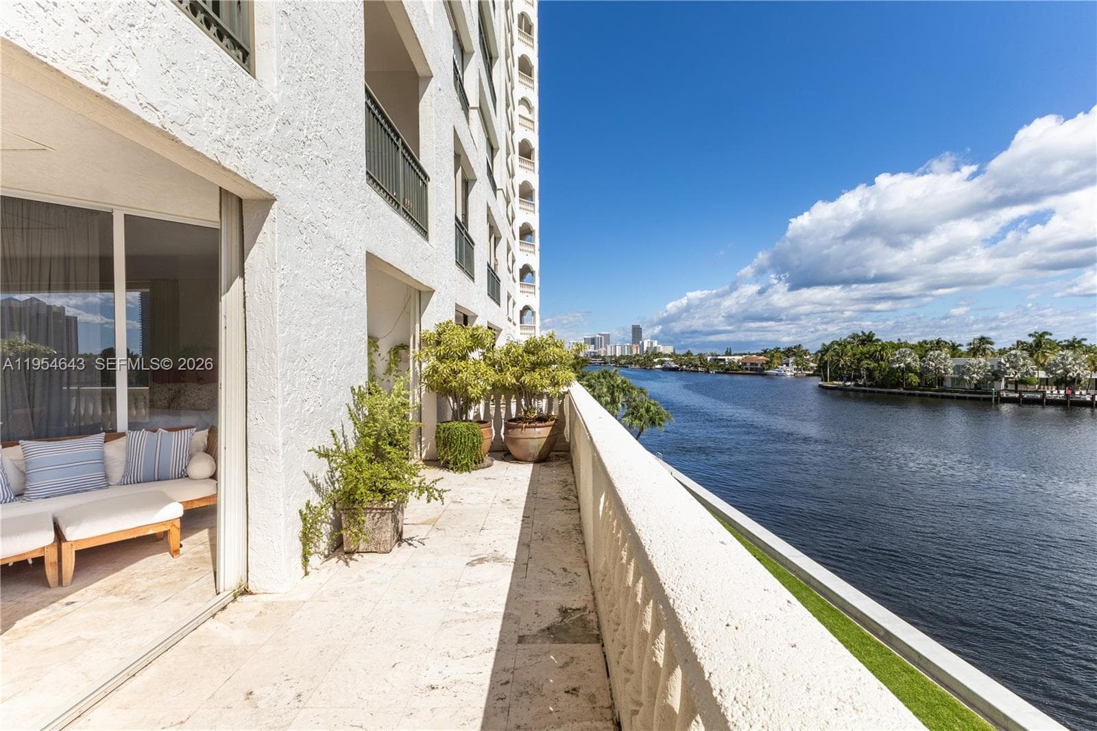 20165 NE 39th Pl # 303 & 204, Aventura, FL 33180