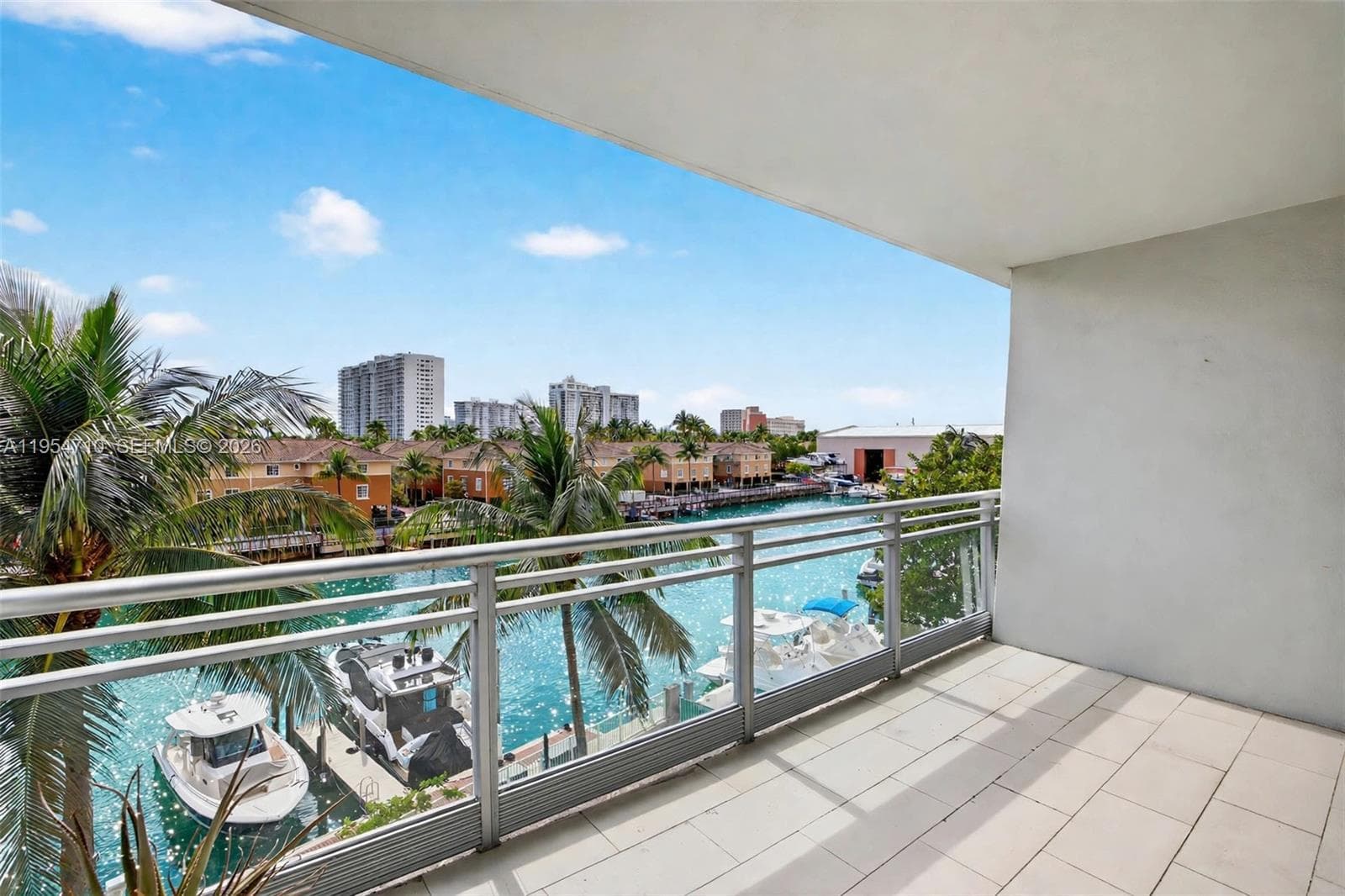 2950 NE 188th St # 302, Aventura, FL 33180 — zdjęcie 5