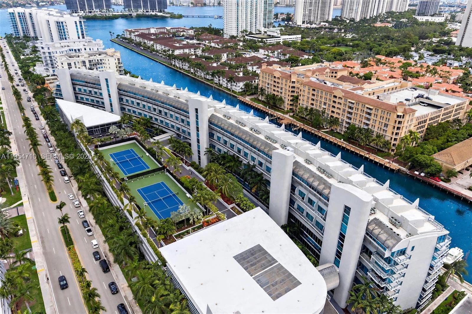 2950 NE 188th St # 302, Aventura, FL 33180 — zdjęcie 4