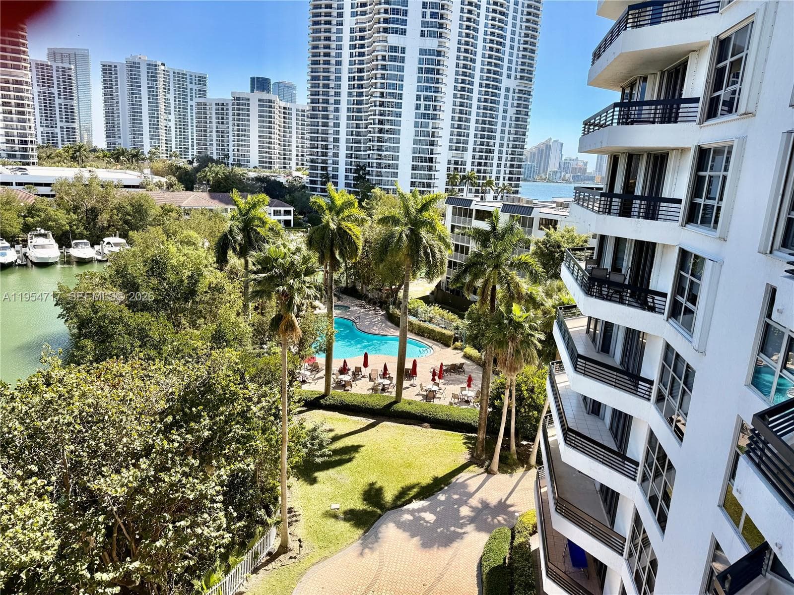 Mystic Pointe Tower 600 — zdjęcie 5