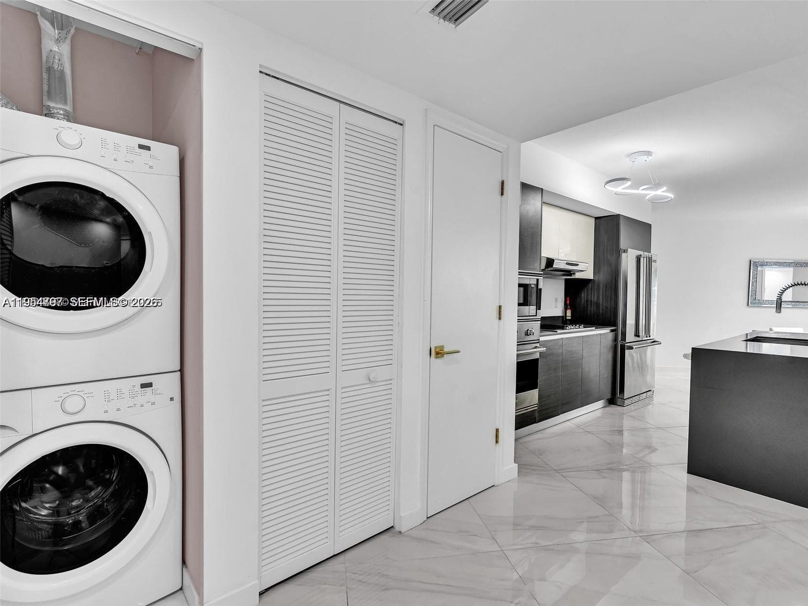 9821 E Bay Harbor Dr # 302, Bay Harbor Islands, FL 33154 — zdjęcie 2