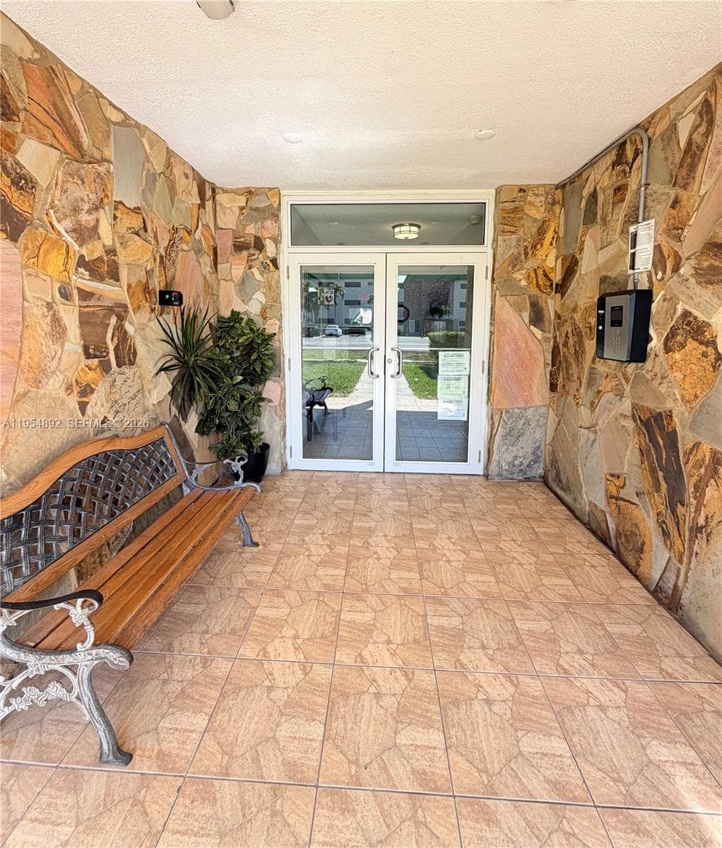 1425 Atlantic Shores Blvd # 209, Hallandale Beach, FL 33009 — zdjęcie 4