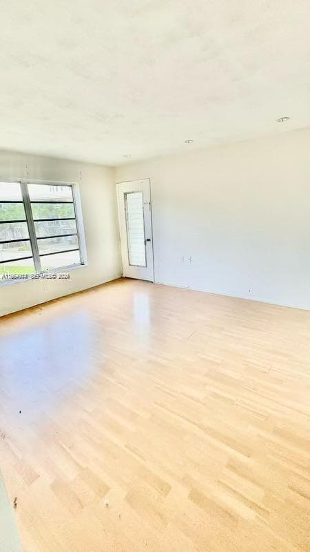 1631 NE 114th St # 201, Miami, FL 33181 — zdjęcie 4