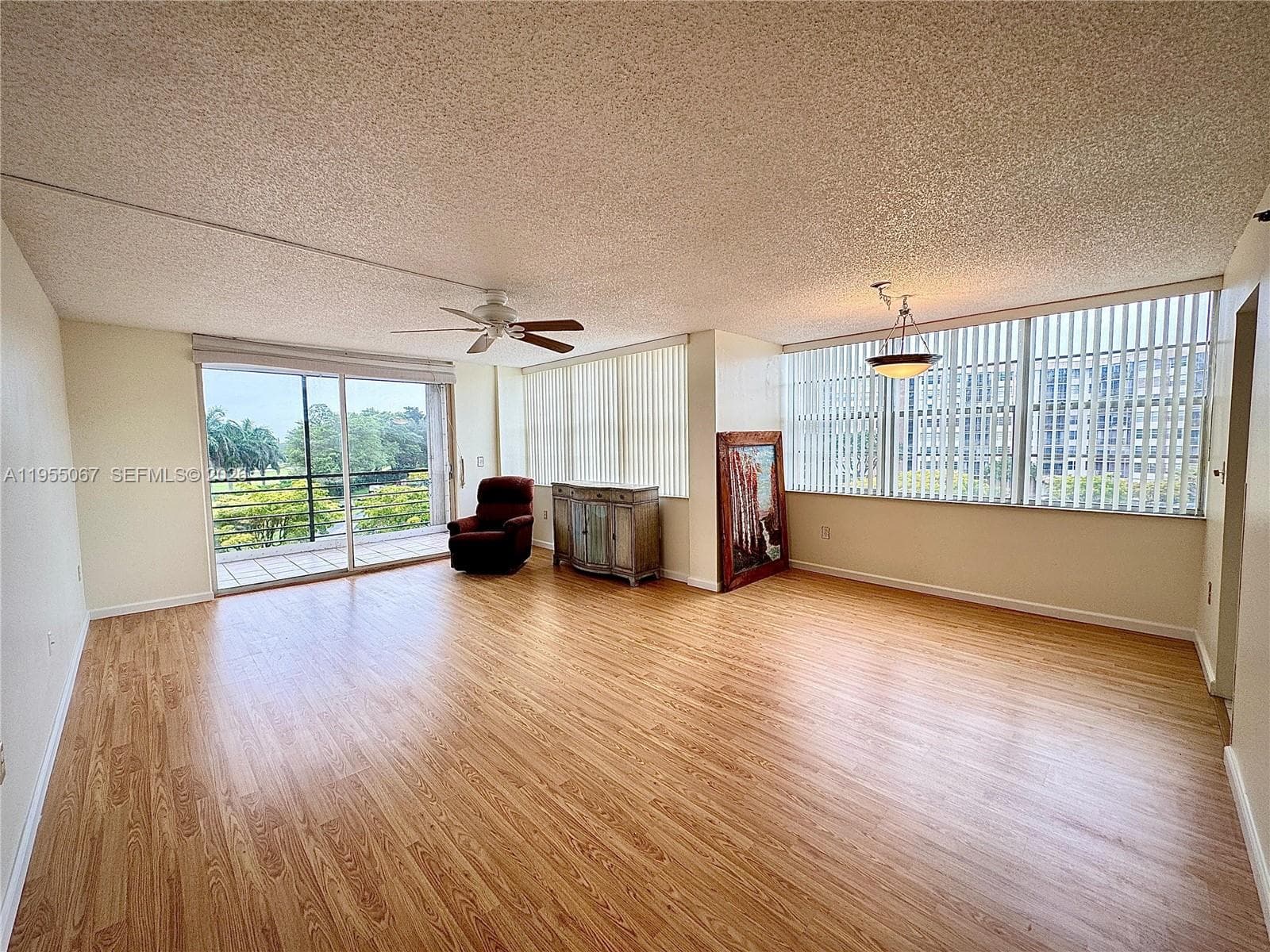1100 Saint Charles Pl # 411, Pembroke Pines, FL 33026 — zdjęcie 2