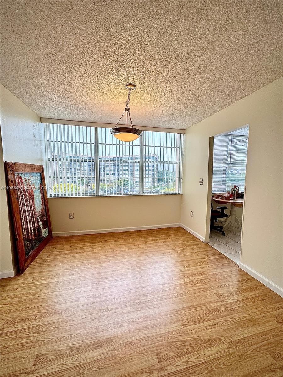 1100 Saint Charles Pl # 411, Pembroke Pines, FL 33026 — zdjęcie 3