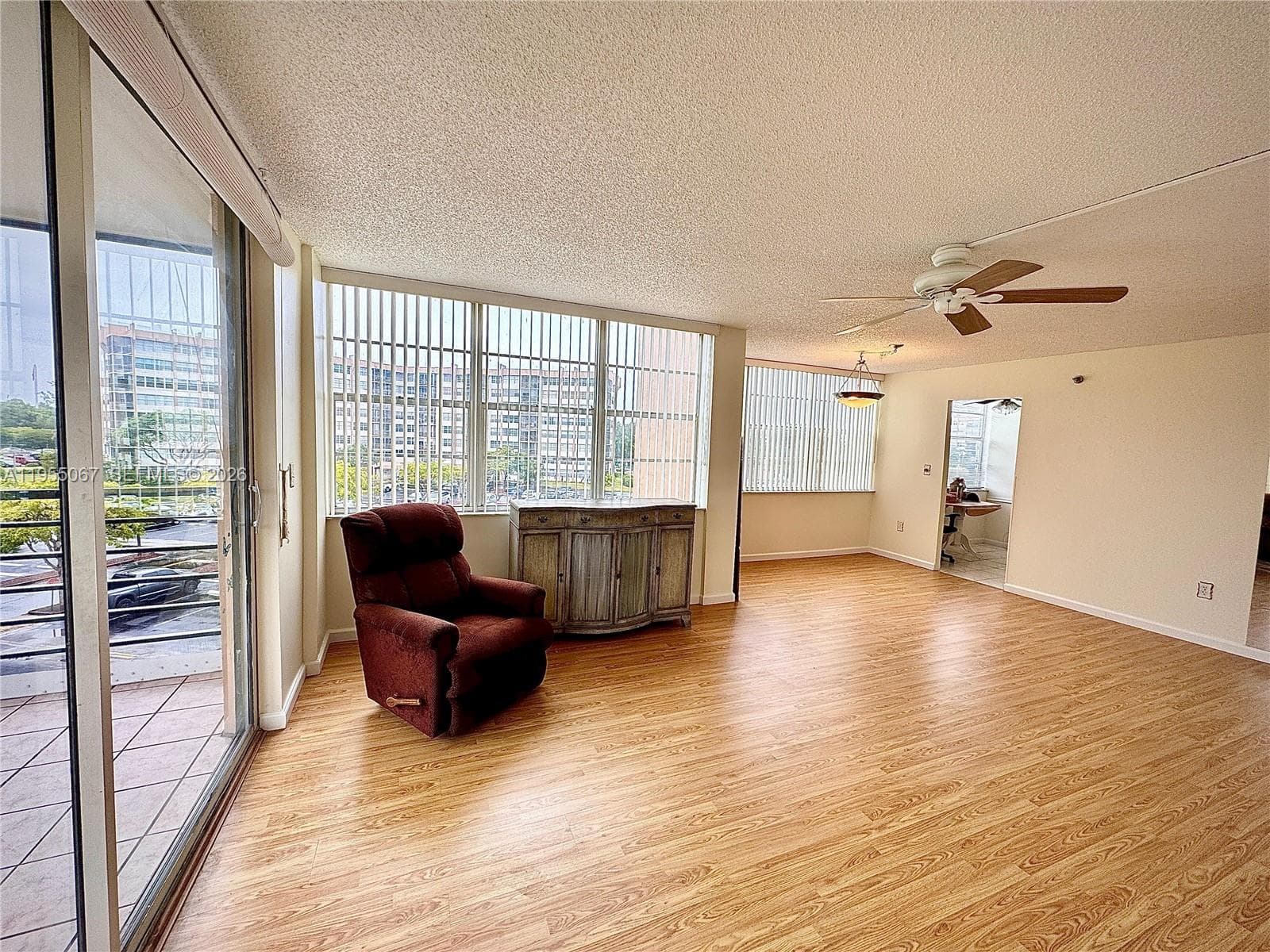 1100 Saint Charles Pl # 411, Pembroke Pines, FL 33026