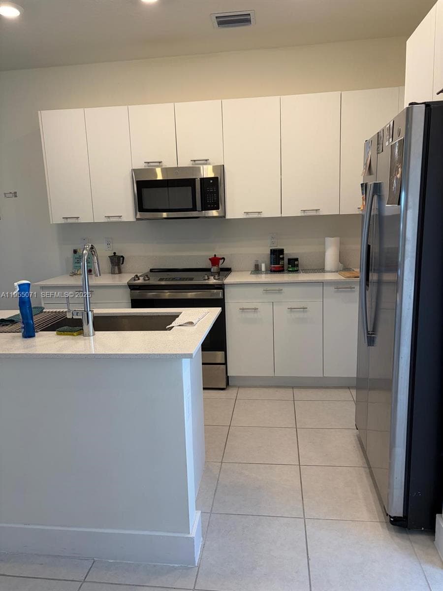 8001 NW 41st St # F-310, Doral, FL 33166 — zdjęcie 5