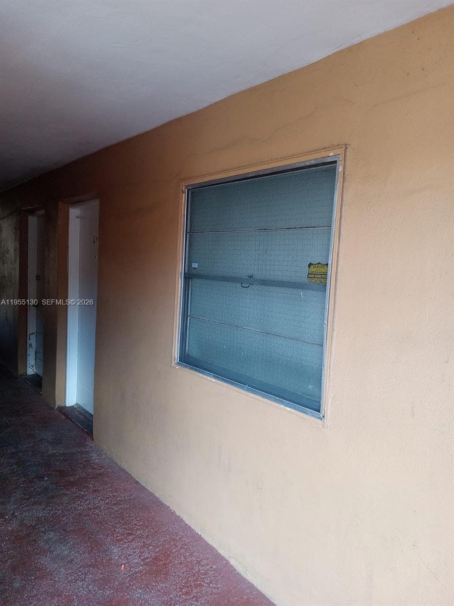 1230 W 54th St # 216A, Hialeah, FL 33012