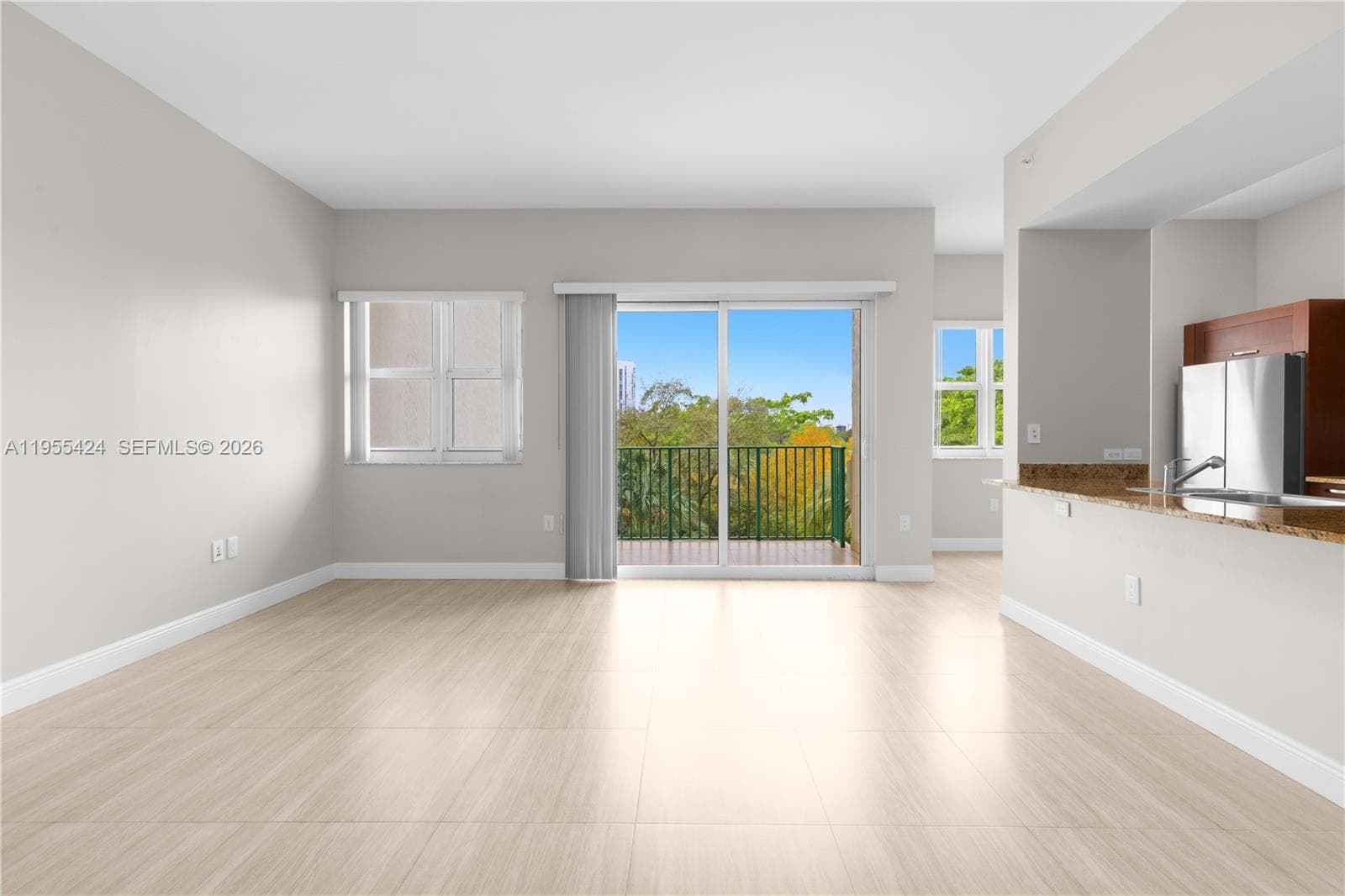 20000 E Country Club Dr # 402, Aventura, FL 33180 — zdjęcie 3