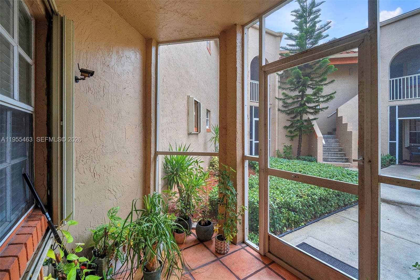 8606 SW 3rd St # 103, Pembroke Pines, FL 33025 — zdjęcie 2