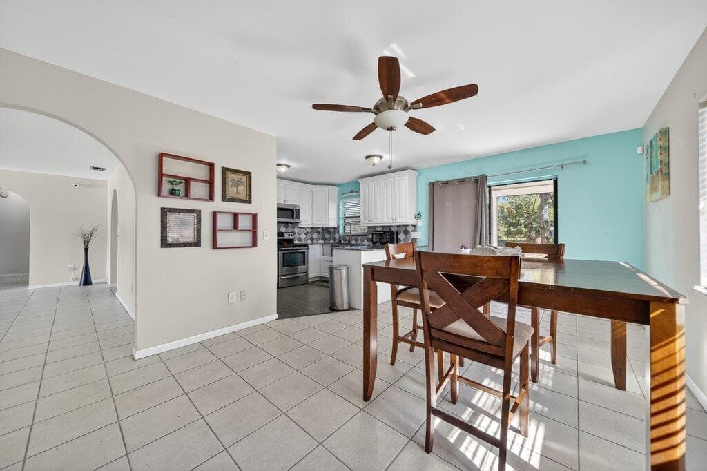 2097 SE Mantua Street, Port St. Lucie, FL 34952 — zdjęcie 3