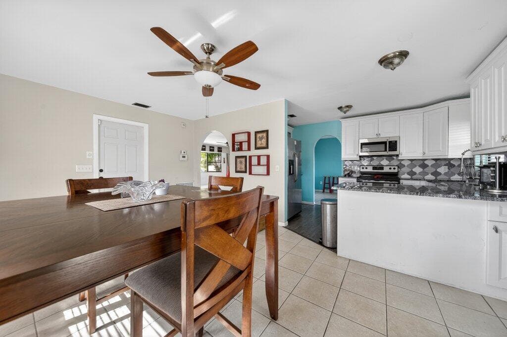 2097 SE Mantua Street, Port St. Lucie, FL 34952 — zdjęcie 4
