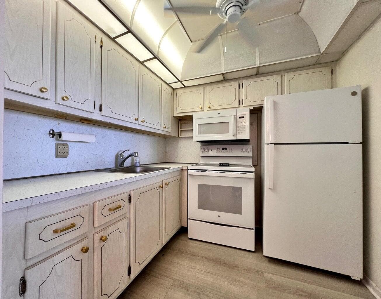 434 Southampton B, West Palm Beach, FL 33417 — zdjęcie 2