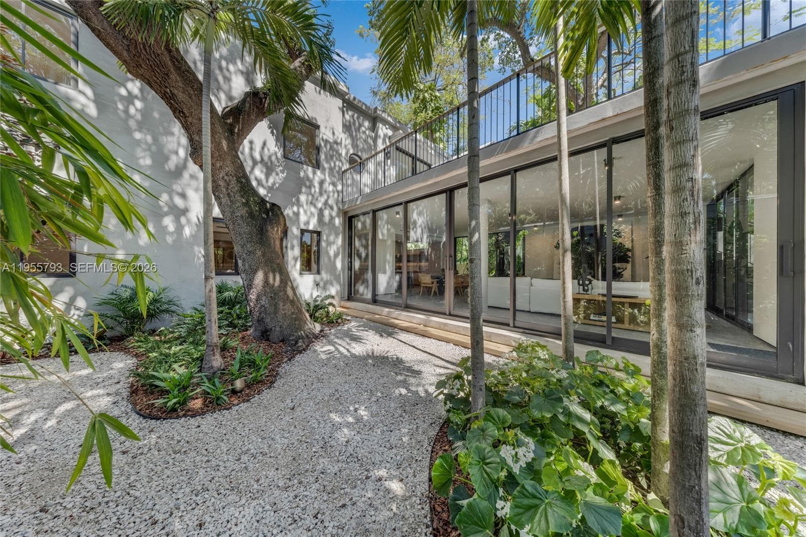 1000 NW 9th Ct, Miami, FL 33136