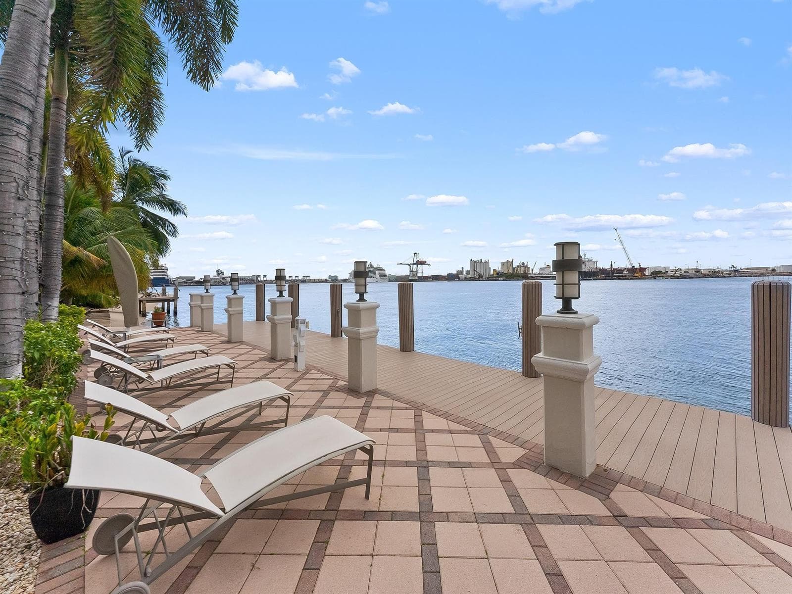 1965 SE 21st Avenue, Fort Lauderdale, FL 33316 — zdjęcie 3