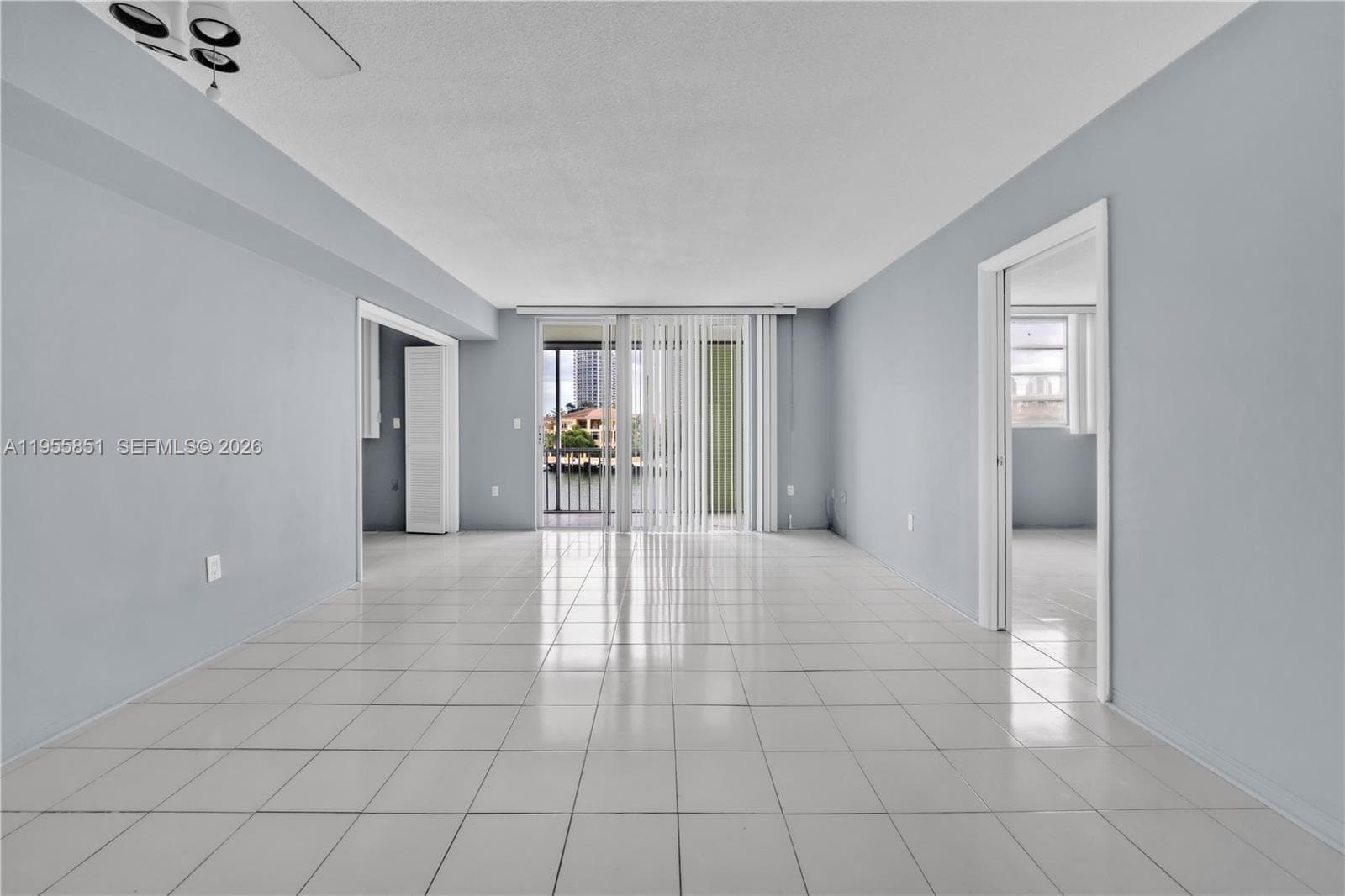 3030 Marcos Dr # T409(AVAILABLE NOW), Aventura, FL 33160 — zdjęcie 2