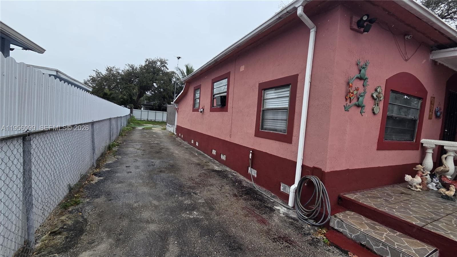 2764 NW 31st St, Miami, FL 33142 — zdjęcie 4