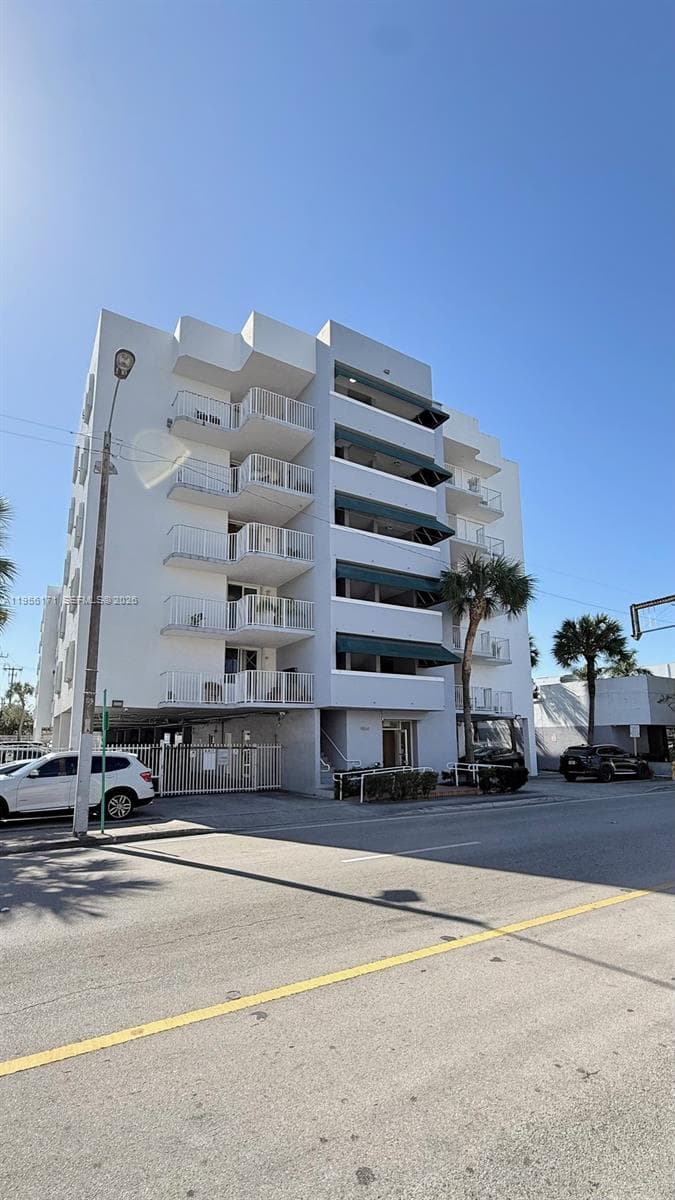 4854 NW 7th St # 508, Miami, FL 33126 — zdjęcie 2