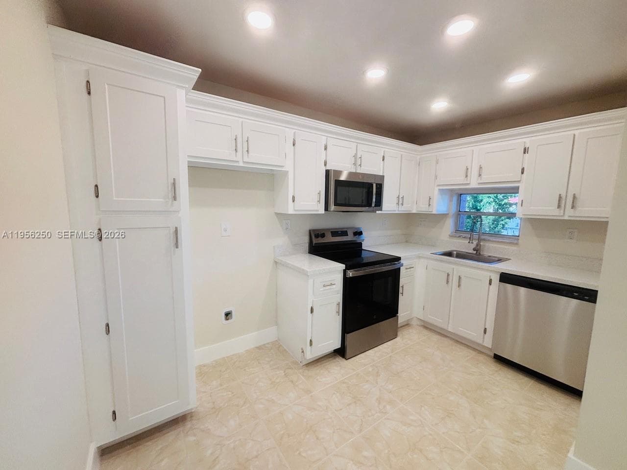 411 S Hollybrook Dr # 305, Pembroke Pines, FL 33025 — zdjęcie 2