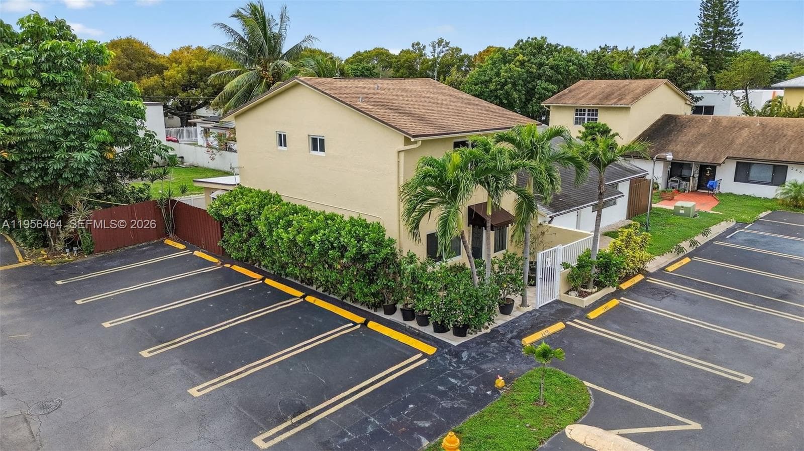 2455 SW 11th St # 7-A, Miami, FL 33135 — zdjęcie 4