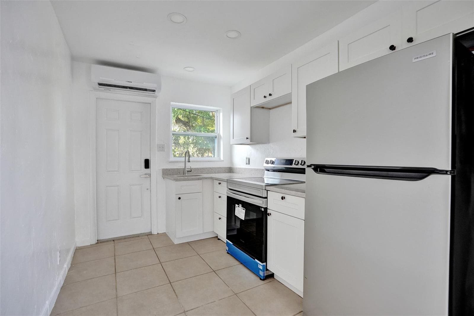 306 NE 13th Avenue, Pompano Beach, FL 33060 — zdjęcie 4