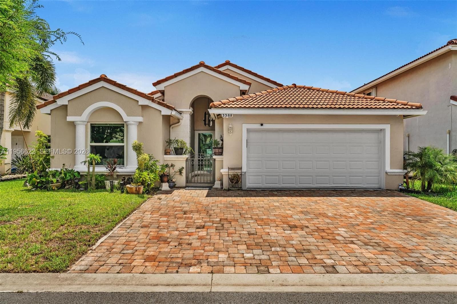 3388 SW 49th St, Hollywood, FL 33312