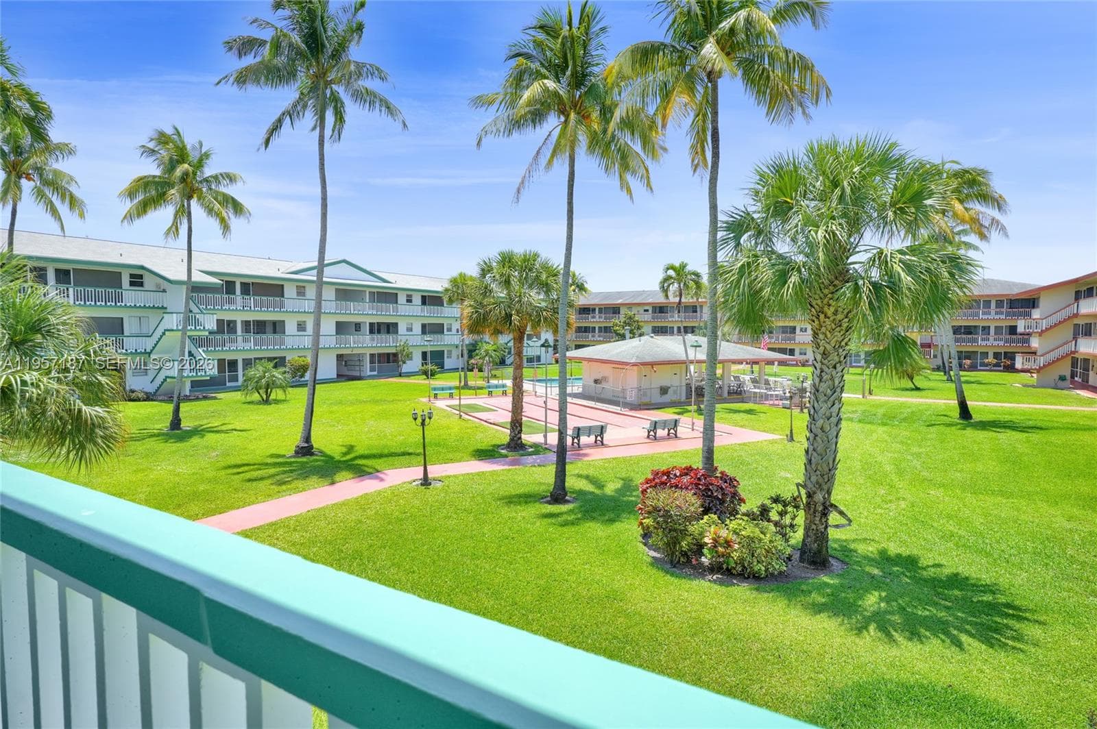 5300 Washington St # I205, Hollywood, FL 33021