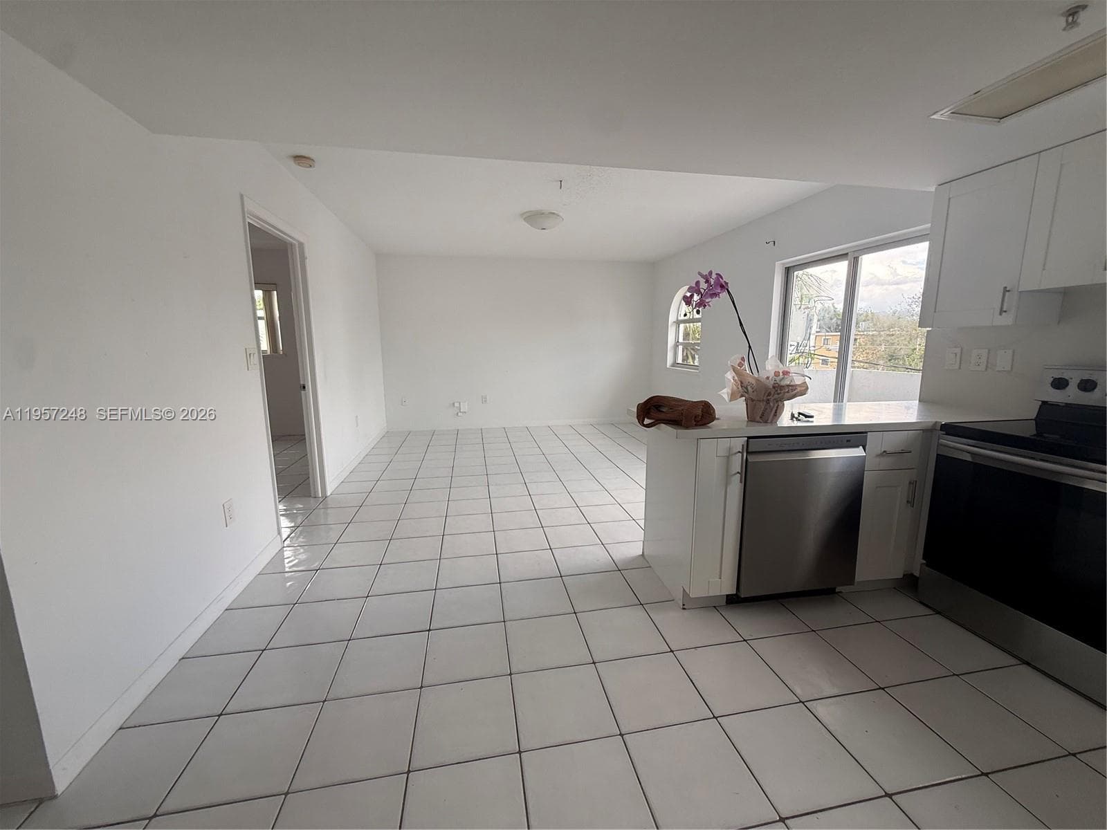 3052 SW 27th Ave # 301, Miami, FL 33133 — zdjęcie 3