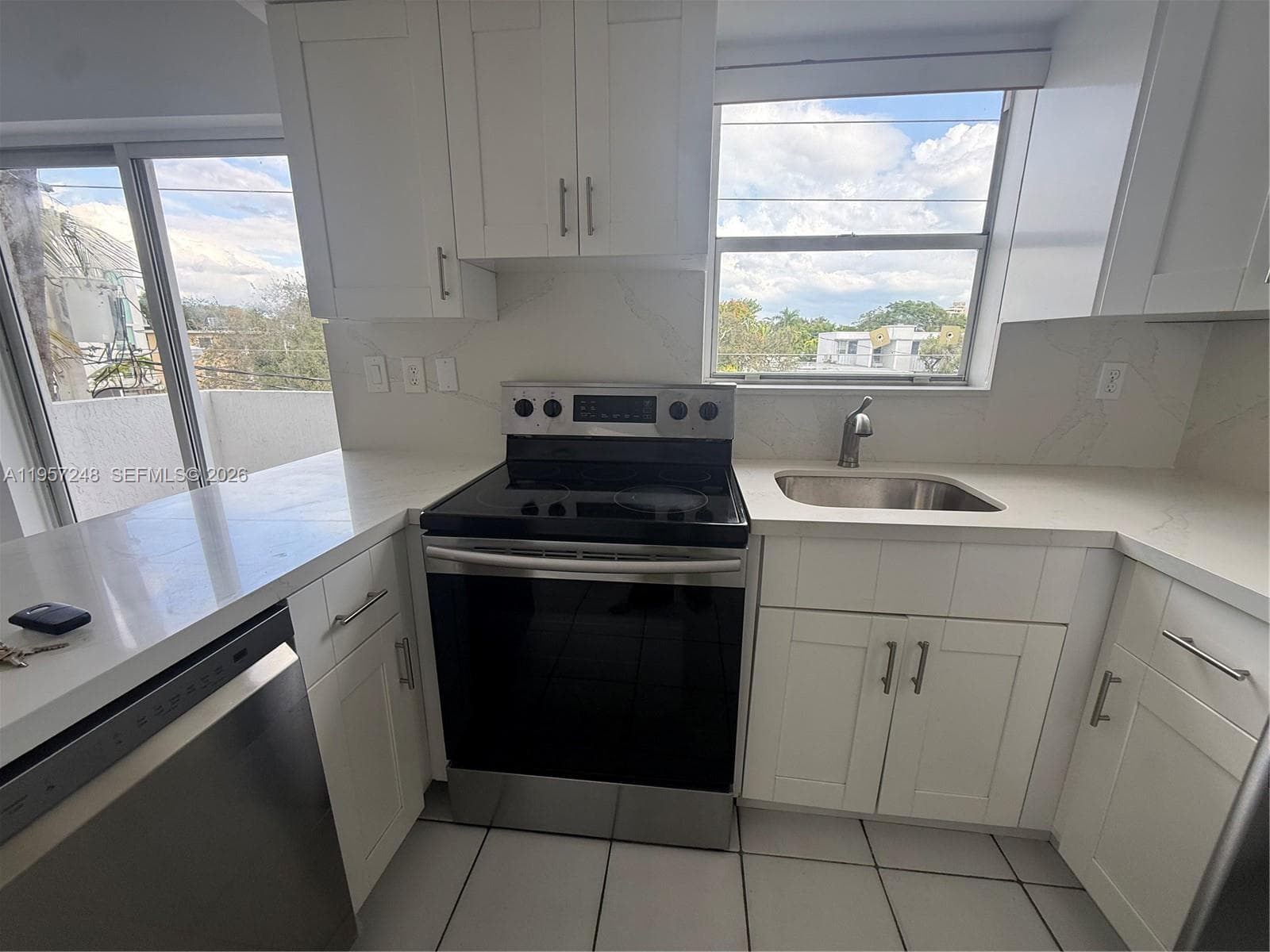3052 SW 27th Ave # 301, Miami, FL 33133 — zdjęcie 5