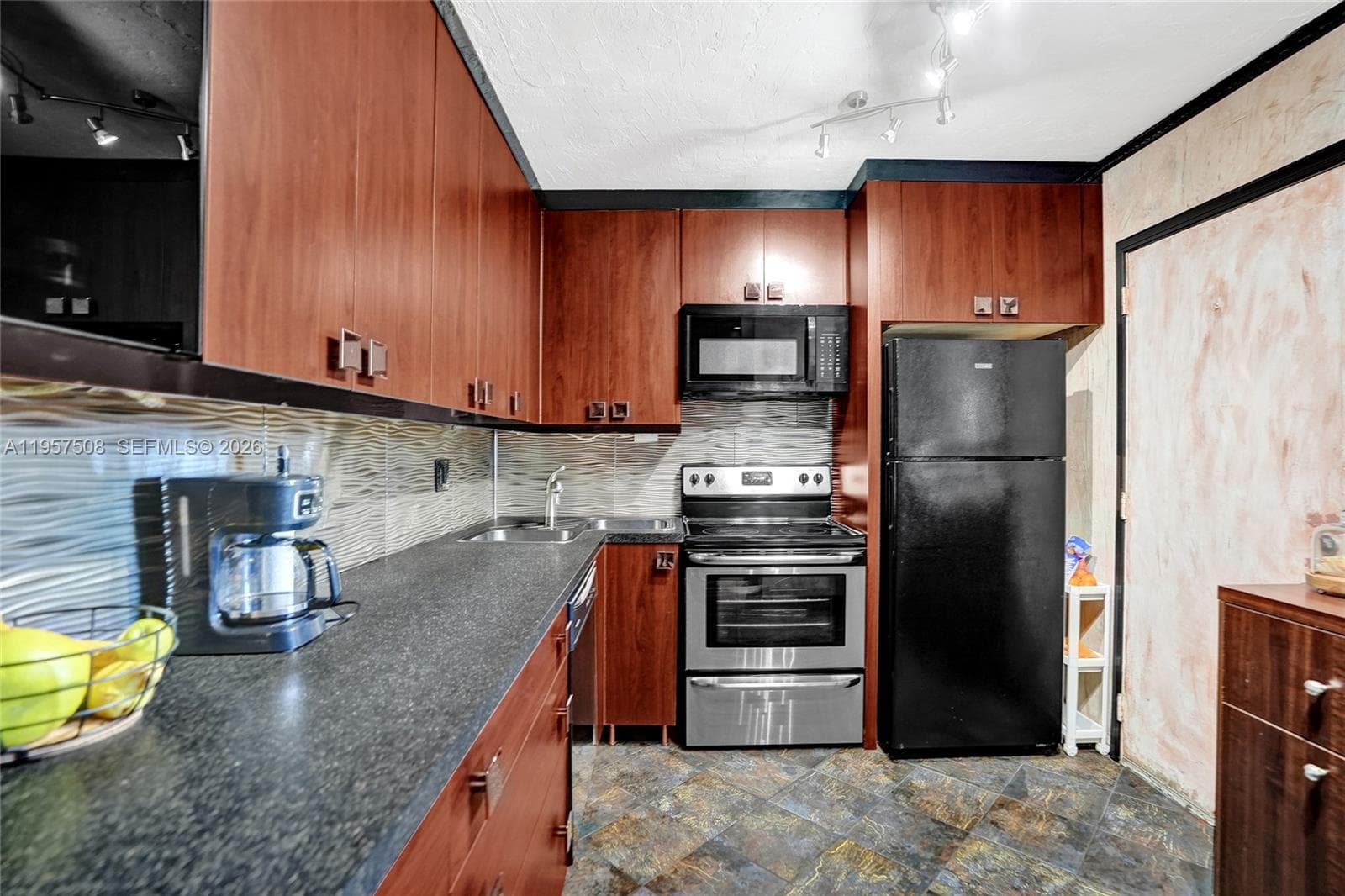 1000 NE 12th Ave # 505, Hallandale Beach, FL 33009 — zdjęcie 3