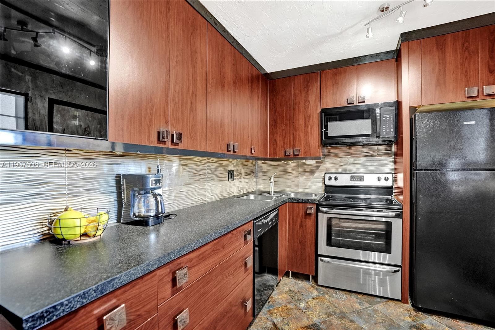 1000 NE 12th Ave # 505, Hallandale Beach, FL 33009 — zdjęcie 4