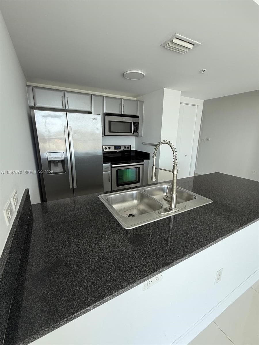 1871 NW S River Dr # 1503, Miami, FL 33125 — zdjęcie 5