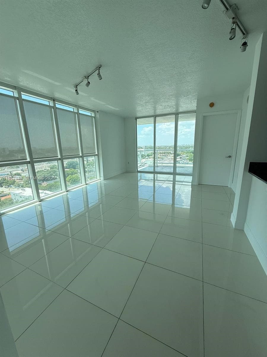 1871 NW S River Dr # 1503, Miami, FL 33125 — zdjęcie 4