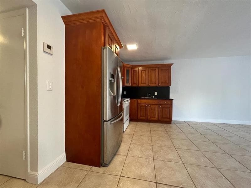 7851 Dunham Boulevard # 4, Miami, FL 33138 — zdjęcie 3
