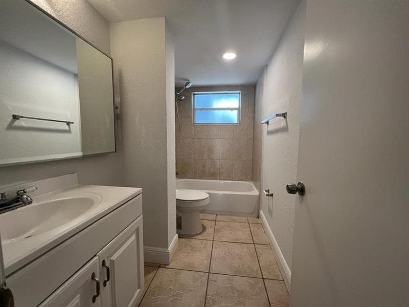 7851 Dunham Boulevard # 4, Miami, FL 33138 — zdjęcie 4