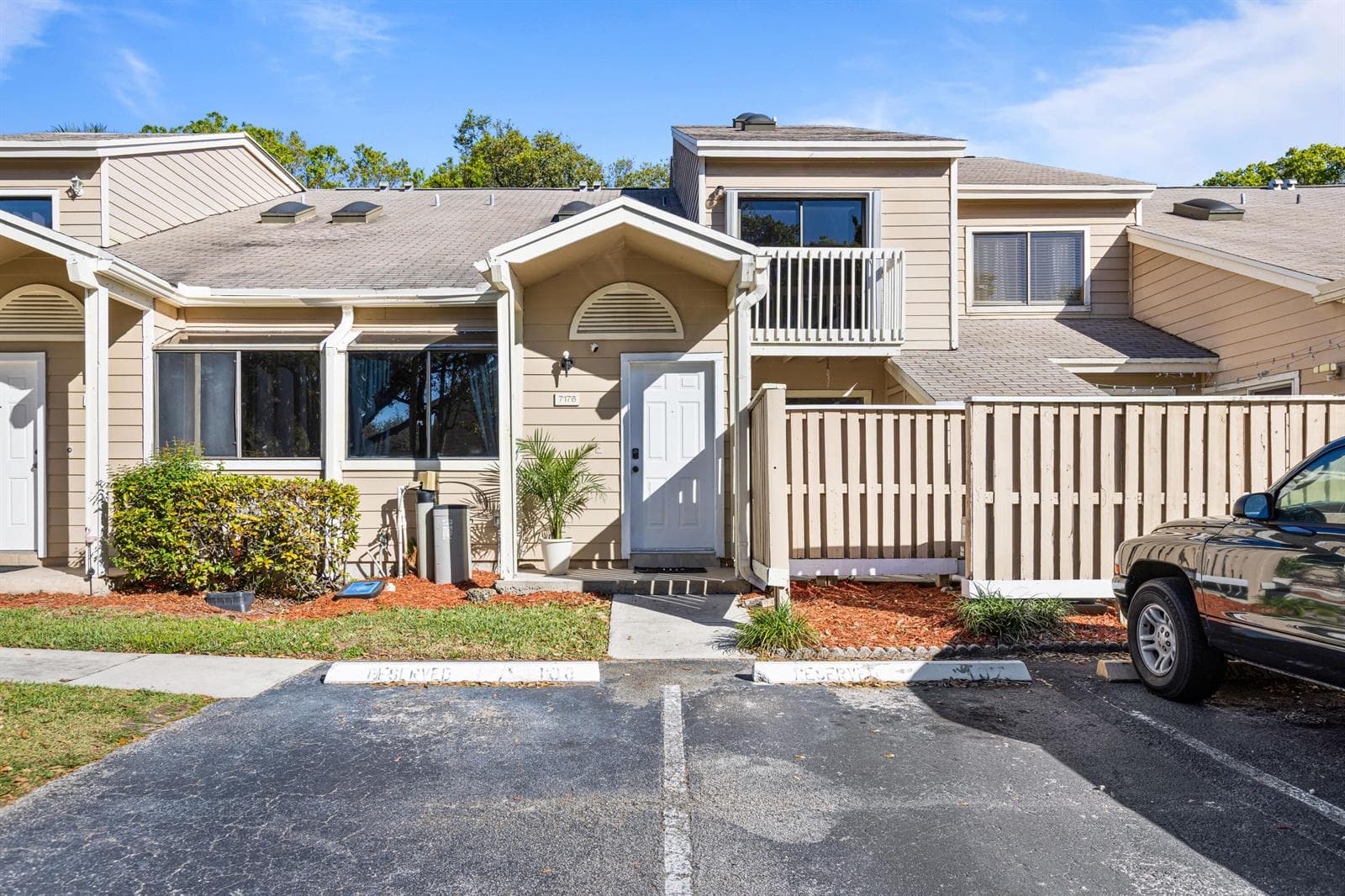 7176 Sportsmans Drive, North Lauderdale, FL 33068 — zdjęcie 2