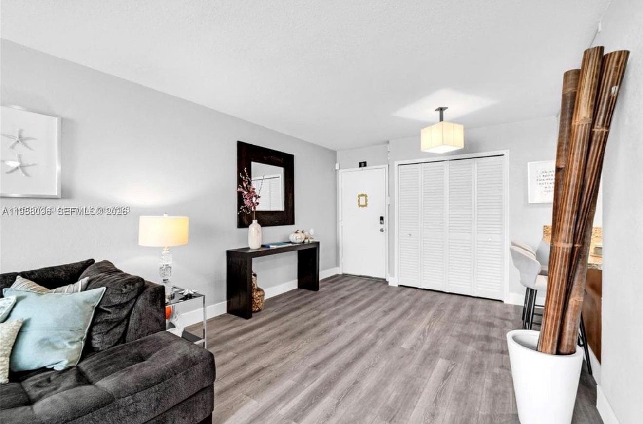 830 NW 87t ave # 303, Miami, FL 33172 — zdjęcie 3