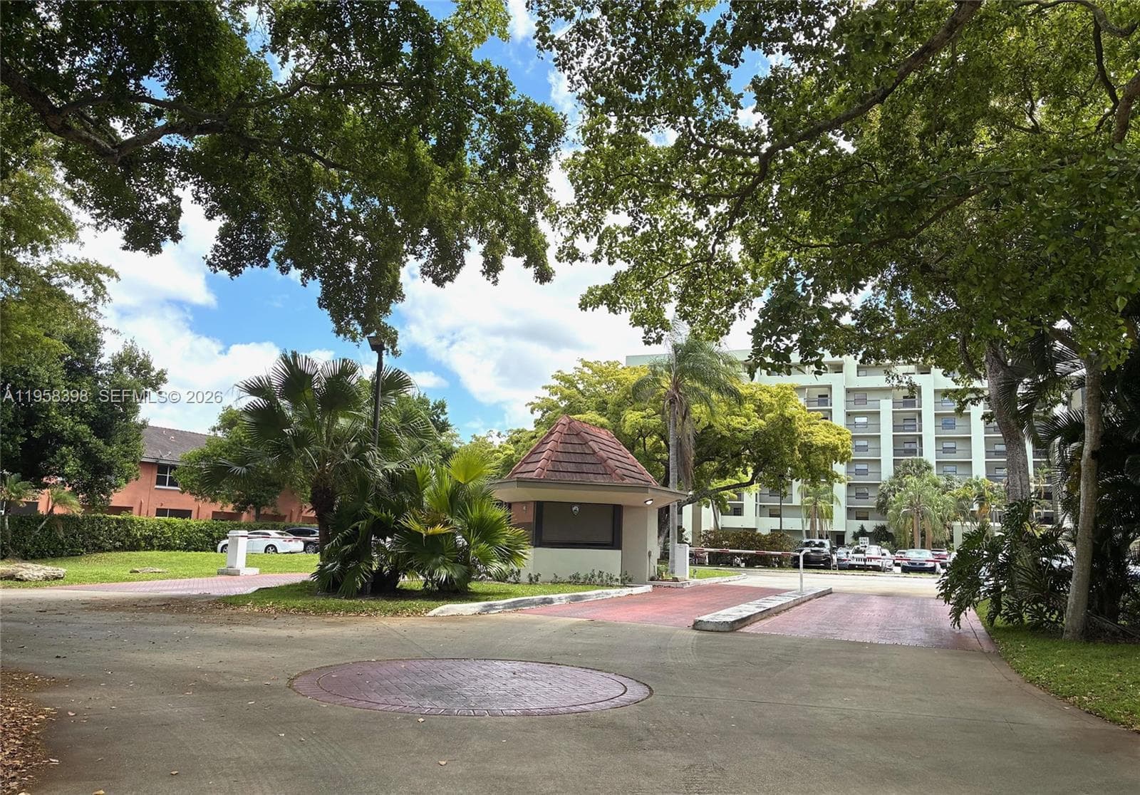 7050 NW 44th St # 708, Lauderhill, FL 33319 — zdjęcie 2